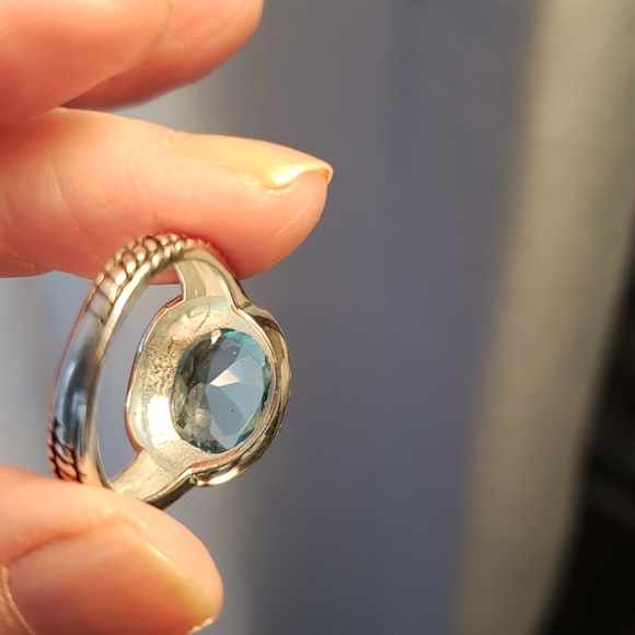 Sterling 925 Silver and Blue Topaz ring - Picture 5 of 5